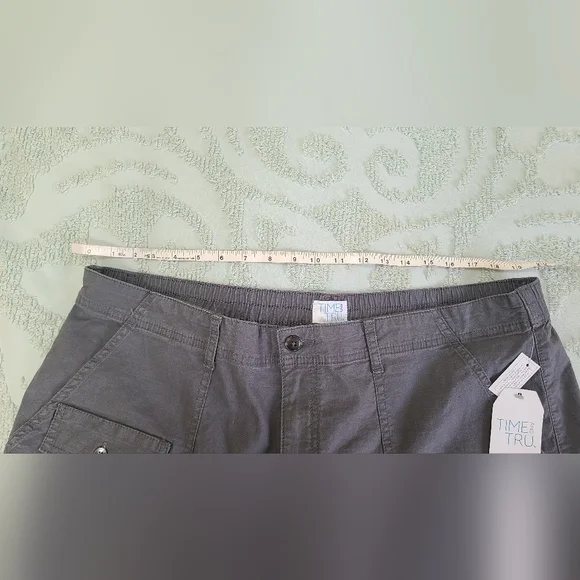Time and Tru Womens Shorts NWT - Picture 5 of 5